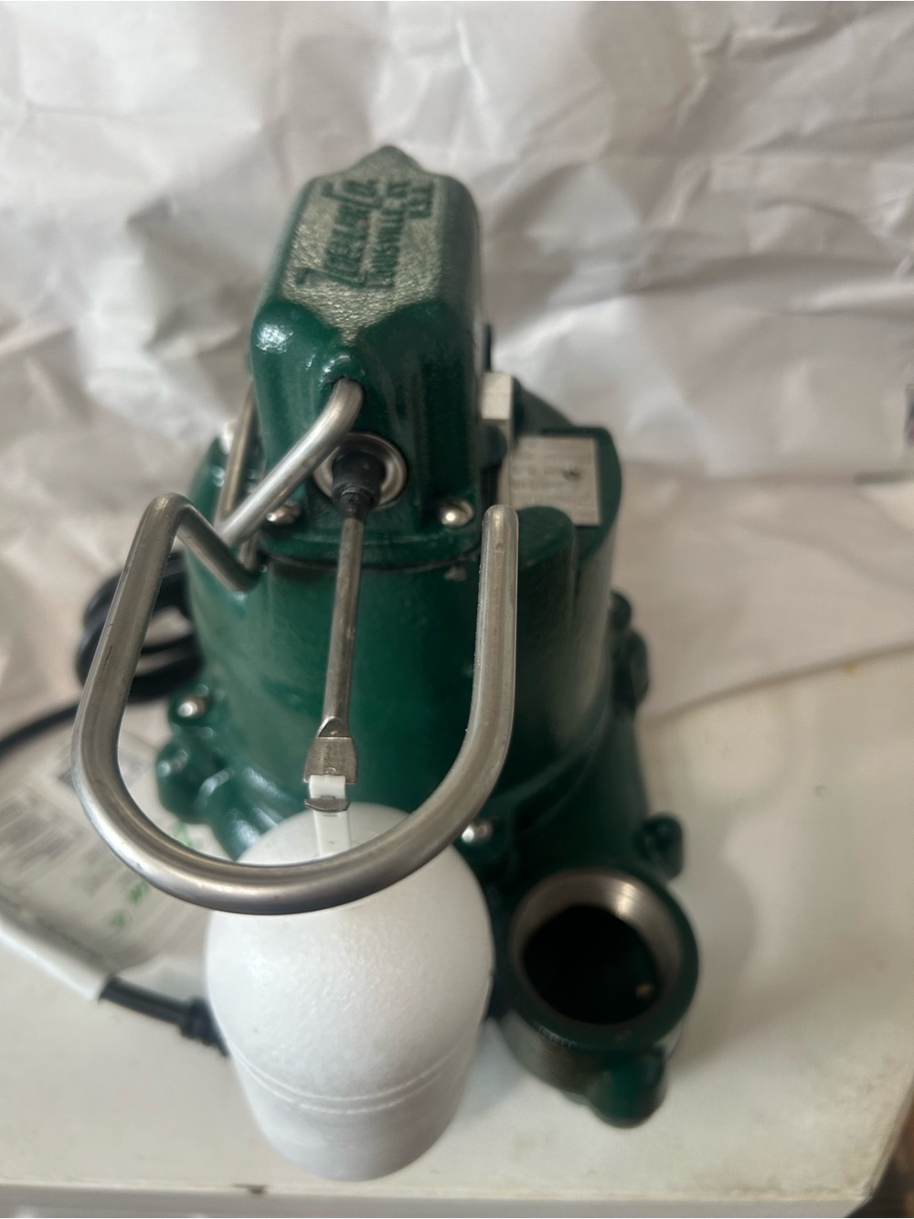 NEW ZOELLER Green Cast Iron Submersible Pump with Float Switch - Picture 3 of 6